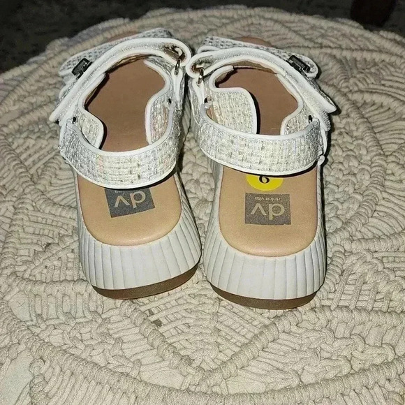 DV by Dolce Vita Cream Platform Sandals - Picture 4 of 5